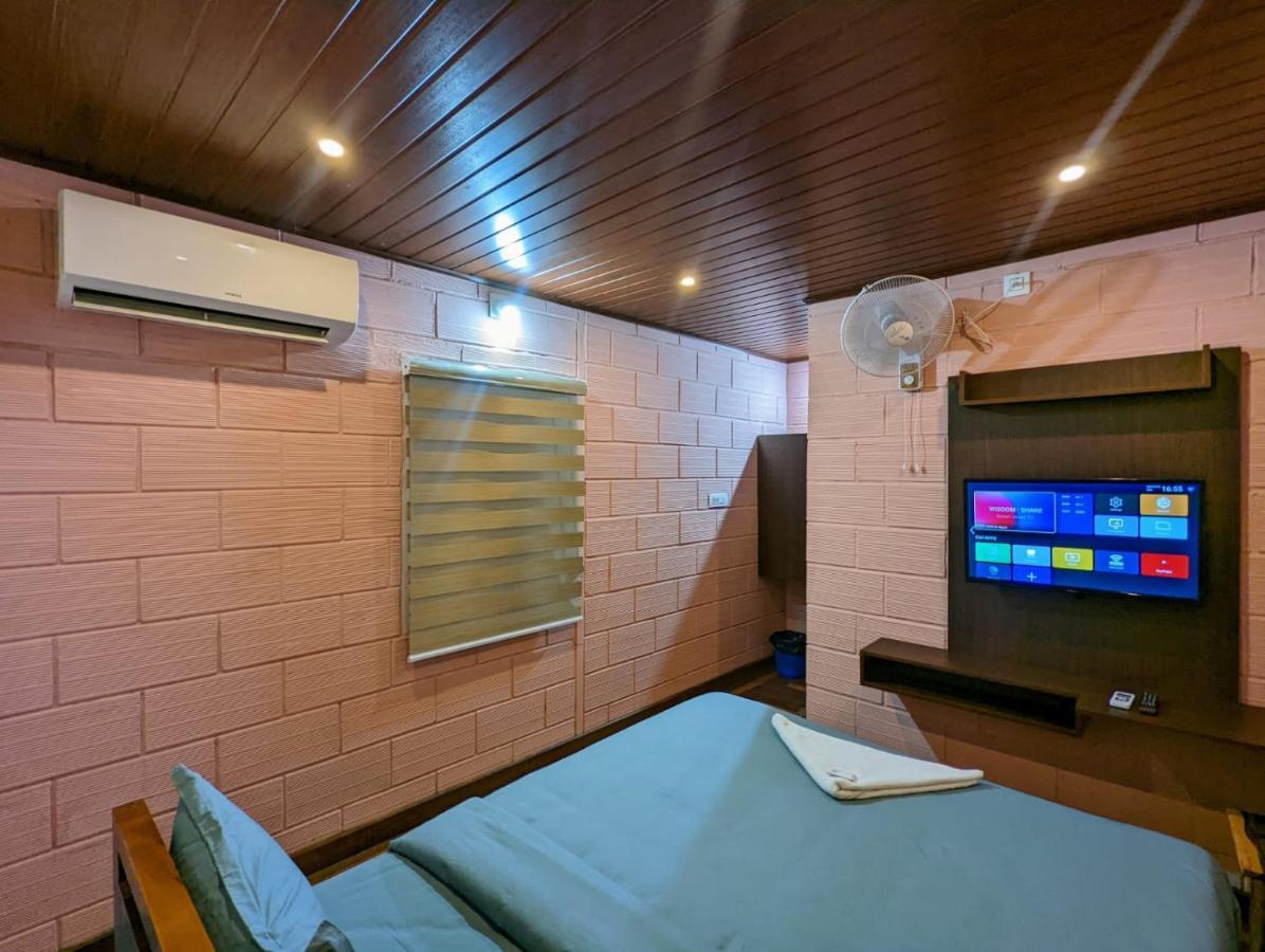 The Wayanad Club Hotel Sultan Bathery Exterior photo