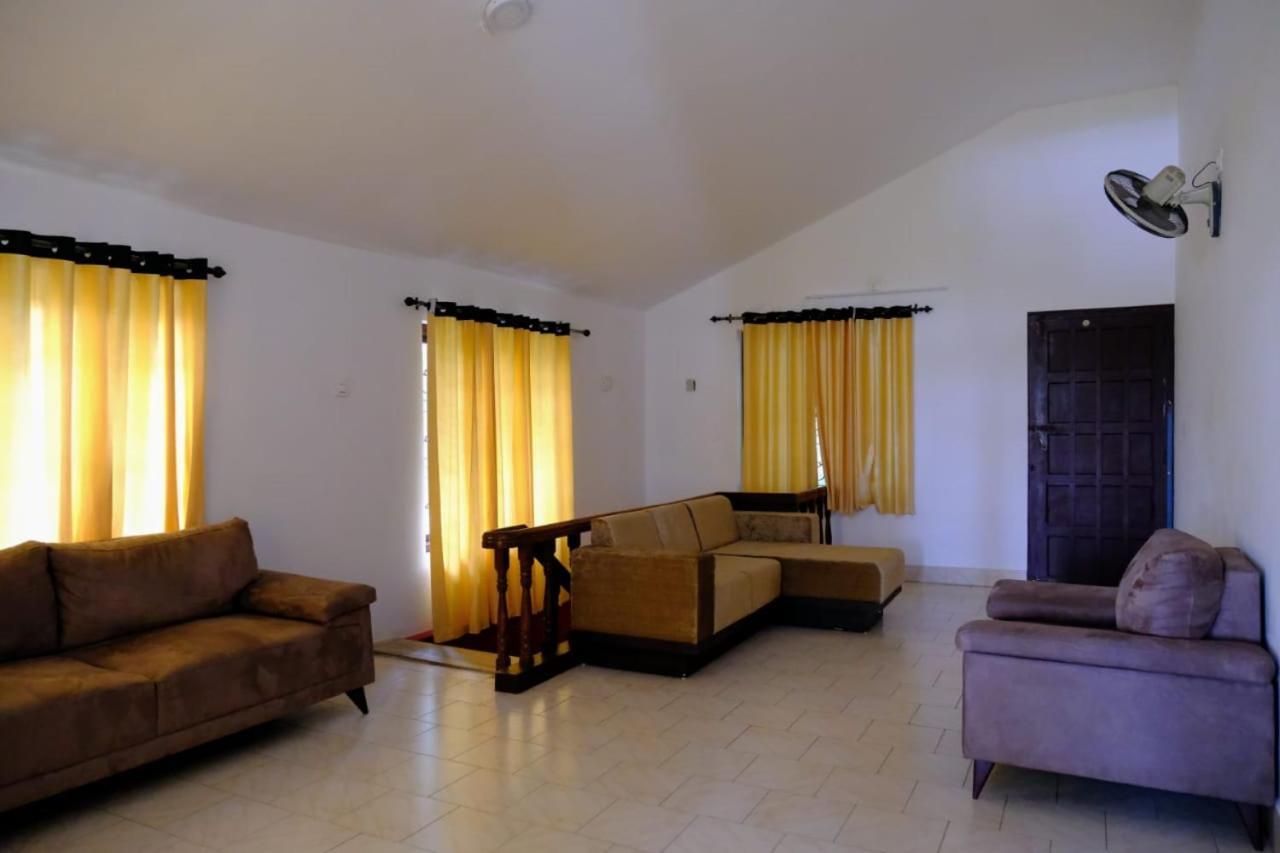The Wayanad Club Hotel Sultan Bathery Exterior photo