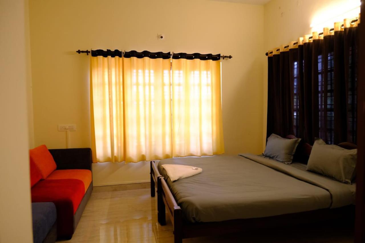 The Wayanad Club Hotel Sultan Bathery Exterior photo